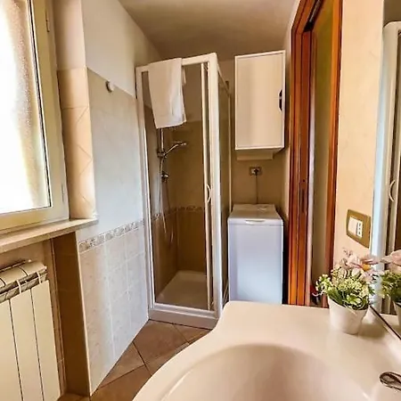 Casa Con Abbonamento Parcheggio *